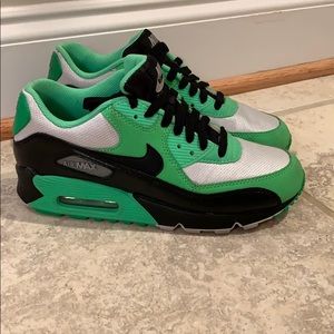 Nike tennis shoes